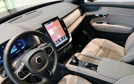 Volvo XC90 II рестайлинг, 2025 год, 8 999 000 рублей, 12 фотография