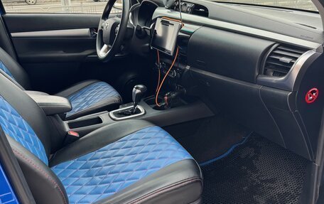 Toyota Hilux VIII, 2017 год, 4 900 000 рублей, 4 фотография