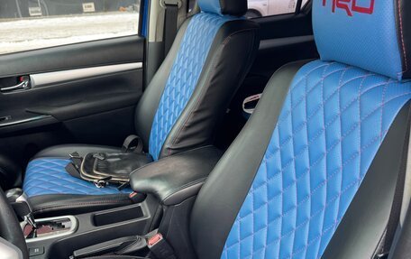 Toyota Hilux VIII, 2017 год, 4 900 000 рублей, 10 фотография