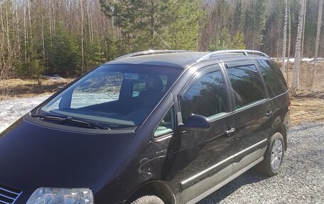 Volkswagen Sharan I рестайлинг, 2004 год, 650 000 рублей, 2 фотография