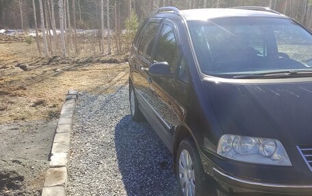 Volkswagen Sharan I рестайлинг, 2004 год, 650 000 рублей, 3 фотография