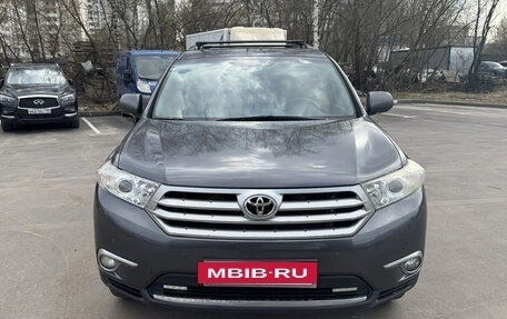 Toyota Highlander III, 2013 год, 2 150 000 рублей, 3 фотография