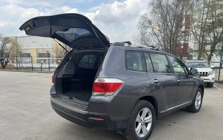 Toyota Highlander III, 2013 год, 2 150 000 рублей, 7 фотография