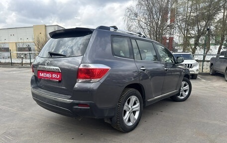 Toyota Highlander III, 2013 год, 2 150 000 рублей, 6 фотография