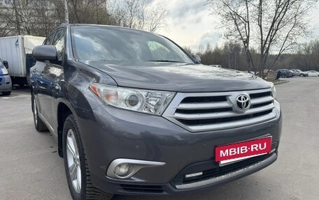 Toyota Highlander III, 2013 год, 2 150 000 рублей, 4 фотография