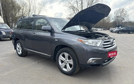 Toyota Highlander III, 2013 год, 2 150 000 рублей, 11 фотография
