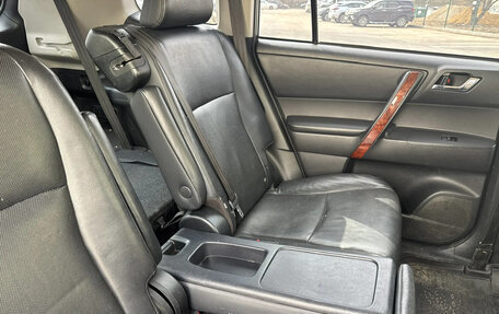 Toyota Highlander III, 2013 год, 2 150 000 рублей, 34 фотография