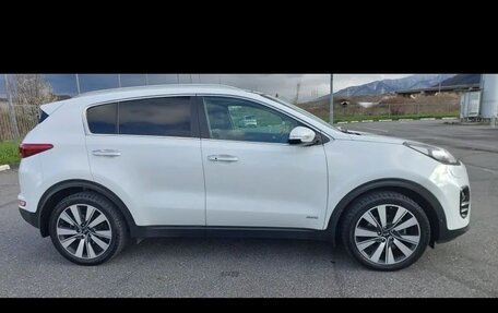 KIA Sportage IV рестайлинг, 2017 год, 2 550 000 рублей, 3 фотография