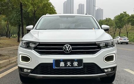 Volkswagen T-Roc I, 2021 год, 2 000 000 рублей, 2 фотография