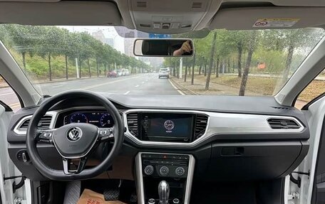 Volkswagen T-Roc I, 2021 год, 2 000 000 рублей, 10 фотография