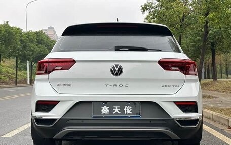 Volkswagen T-Roc I, 2021 год, 2 000 000 рублей, 14 фотография