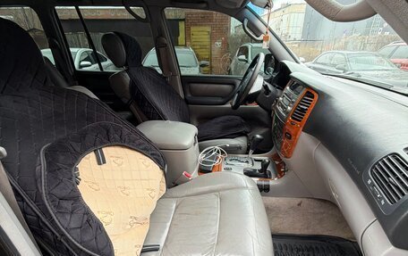 Toyota Land Cruiser 100 рестайлинг 2, 2003 год, 1 570 000 рублей, 8 фотография