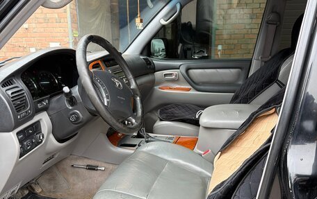 Toyota Land Cruiser 100 рестайлинг 2, 2003 год, 1 570 000 рублей, 10 фотография