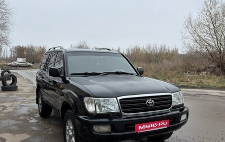 Toyota Land Cruiser 100 рестайлинг 2, 2003 год, 1 570 000 рублей, 2 фотография