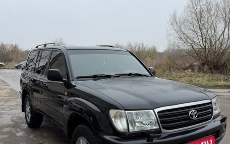 Toyota Land Cruiser 100 рестайлинг 2, 2003 год, 1 570 000 рублей, 7 фотография