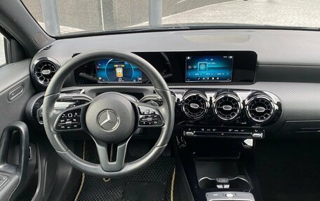 Mercedes-Benz A-Класс, 2019 год, 1 799 000 рублей, 8 фотография