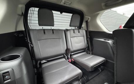 Toyota Land Cruiser Prado 150 рестайлинг 2, 2023 год, 6 300 000 рублей, 17 фотография