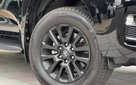 Toyota Land Cruiser Prado 150 рестайлинг 2, 2023 год, 6 300 000 рублей, 20 фотография