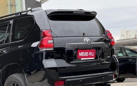 Toyota Land Cruiser Prado 150 рестайлинг 2, 2023 год, 6 300 000 рублей, 10 фотография