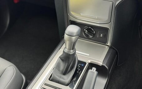 Toyota Land Cruiser Prado 150 рестайлинг 2, 2023 год, 6 300 000 рублей, 21 фотография