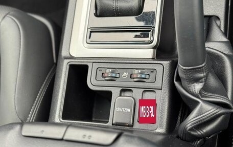 Toyota Land Cruiser Prado 150 рестайлинг 2, 2023 год, 6 300 000 рублей, 22 фотография