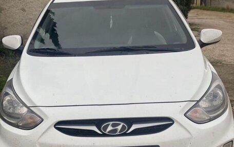 Hyundai Solaris II рестайлинг, 2013 год, 1 100 000 рублей, 4 фотография