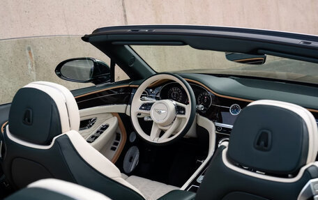 Bentley Continental GT, 2026 год, 49 000 000 рублей, 28 фотография