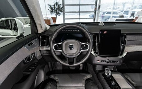 Volvo XC90 II рестайлинг, 2025 год, 14 000 000 рублей, 17 фотография