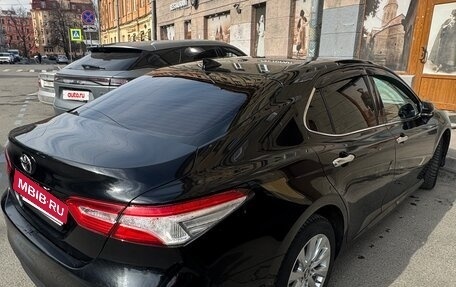 Toyota Camry, 2019 год, 2 400 000 рублей, 4 фотография