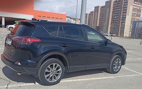 Toyota RAV4, 2018 год, 2 620 000 рублей, 3 фотография