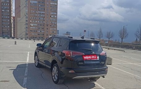 Toyota RAV4, 2018 год, 2 620 000 рублей, 4 фотография