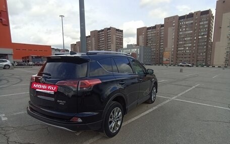 Toyota RAV4, 2018 год, 2 620 000 рублей, 11 фотография