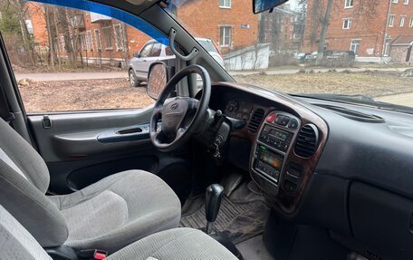 Hyundai H-1 II рестайлинг, 2005 год, 399 000 рублей, 2 фотография