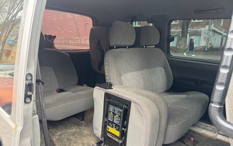 Hyundai H-1 II рестайлинг, 2005 год, 399 000 рублей, 4 фотография