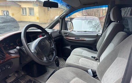 Hyundai H-1 II рестайлинг, 2005 год, 399 000 рублей, 3 фотография