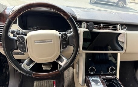 Land Rover Range Rover IV рестайлинг, 2016 год, 4 500 000 рублей, 11 фотография