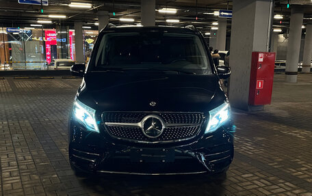 Mercedes-Benz V-Класс, 2023 год, 7 200 000 рублей, 2 фотография