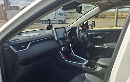 Toyota RAV4, 2019 год, 3 975 000 рублей, 4 фотография