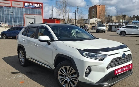 Toyota RAV4, 2019 год, 3 975 000 рублей, 2 фотография