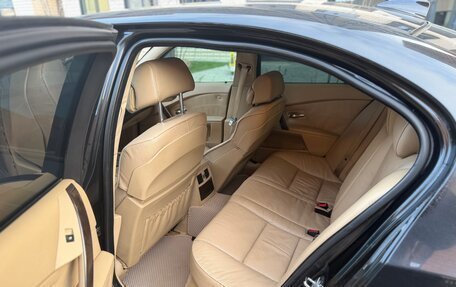 BMW 5 серия, 2004 год, 860 000 рублей, 9 фотография