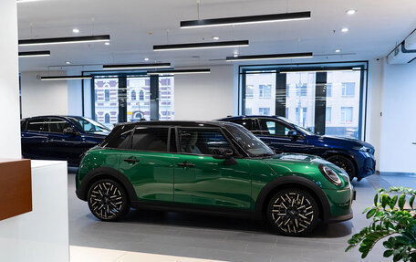 MINI Hatch, 2024 год, 5 430 000 рублей, 2 фотография