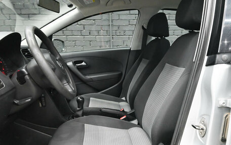 Volkswagen Polo VI (EU Market), 2013 год, 700 000 рублей, 17 фотография