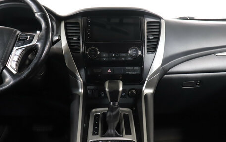 Mitsubishi Pajero Sport III рестайлинг, 2019 год, 3 199 000 рублей, 14 фотография