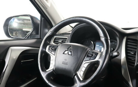 Mitsubishi Pajero Sport III рестайлинг, 2019 год, 3 199 000 рублей, 15 фотография