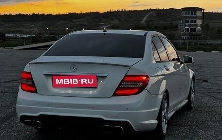 Mercedes-Benz C-Класс, 2011 год, 800 000 рублей, 1 фотография