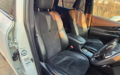 Toyota Harrier, 2015 год, 2 770 000 рублей, 13 фотография