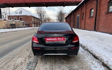 Mercedes-Benz E-Класс, 2019 год, 3 550 000 рублей, 2 фотография