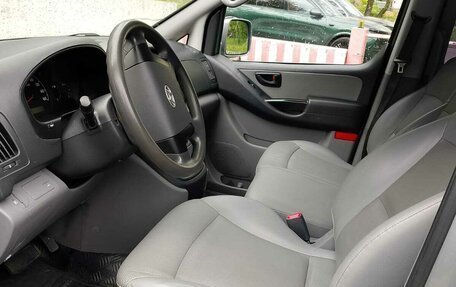 Hyundai Grand Starex Grand Starex I рестайлинг 2, 2015 год, 2 350 000 рублей, 4 фотография