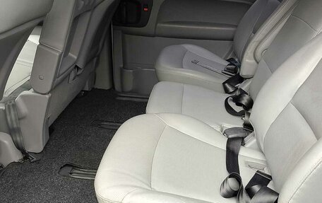 Hyundai Grand Starex Grand Starex I рестайлинг 2, 2015 год, 2 350 000 рублей, 10 фотография