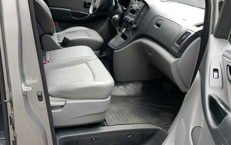 Hyundai Grand Starex Grand Starex I рестайлинг 2, 2015 год, 2 350 000 рублей, 11 фотография